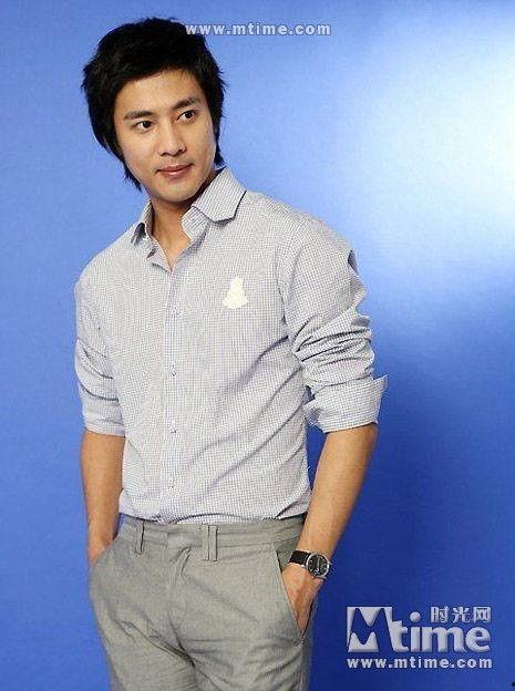 高周元 照片,光影交织下的艺术魅力